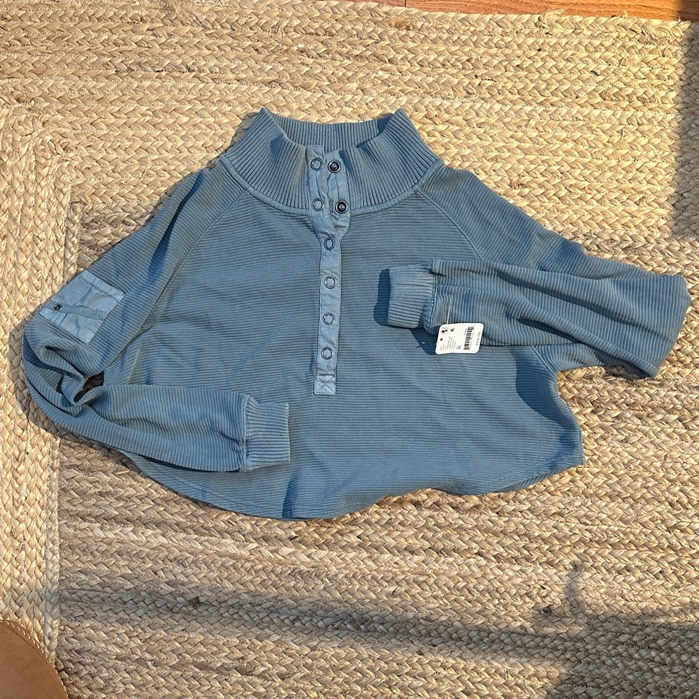 Crop Blue Ribbed Button-Up Top